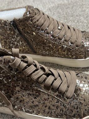 Women's Metallic Taupe Lace-Up Flats with Side Zip